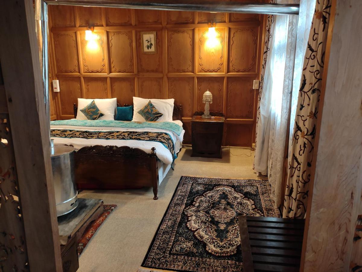 Luxury Scotland Srinagar (Jammu and Kashmir) Exterior photo